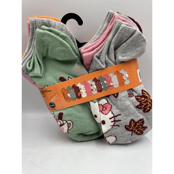 Sanrio Hello Kitty 2024 Halloween Cute & Spooky No Show Socks 12 Pairs NEW - Picture 6 of 7
